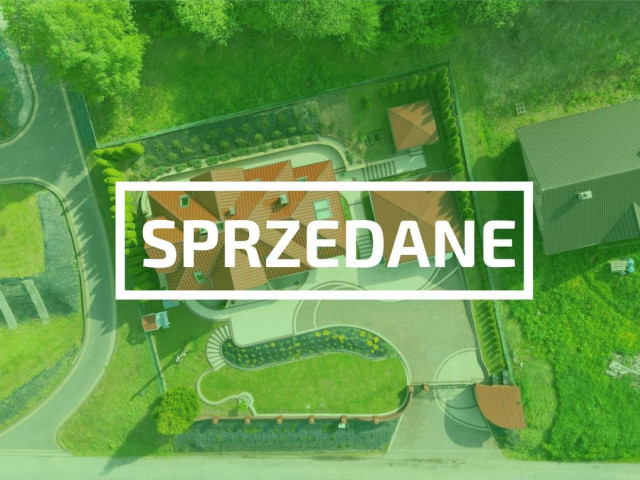 Nowocześnie wykończony dom [DRON]