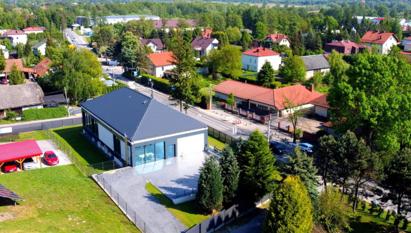 Obiekt Sprzedaż Bolechowice Budynek usługowy pod Krakowem Zabierzów Brzezie Bolechowice