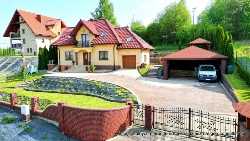Dom Sprzedaż Iwanowice Włościańskie Nowoczesny większy dom w Iwanowicach z garażem przy asfalcie