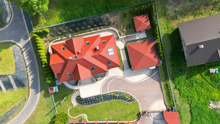 Dom Sprzedaż Iwanowice Włościańskie Nowoczesny większy dom w Iwanowicach z garażem przy asfalcie
