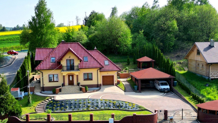 Dom Sprzedaż Iwanowice Włościańskie Nowoczesny większy dom w Iwanowicach z garażem przy asfalcie
